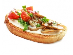 Сандвичи с крема сирене, задушени гъби, домати и пресен лук - снимка на рецептата